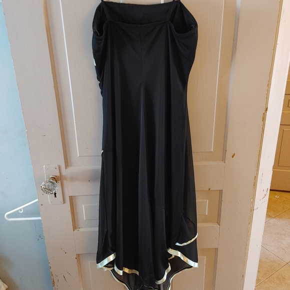 2/$30 Mariposa sleek prom dress - Picture 2 of 3